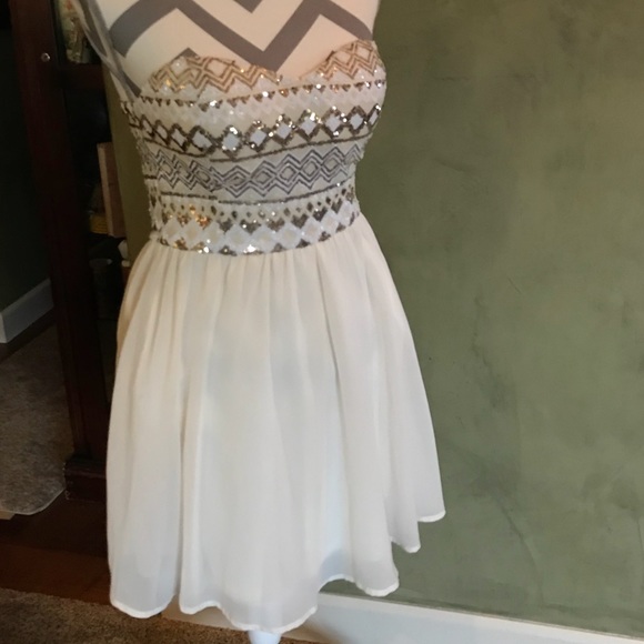 🌺🌺👰 💃Gorgeous strapless dress! Prom Pageant embellished - Picture 2 of 9